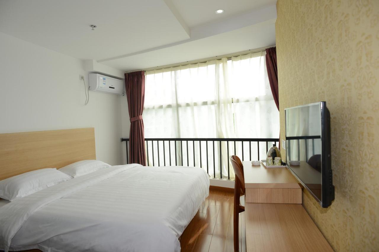 Huifeng Hotel Shanghai Exterior photo